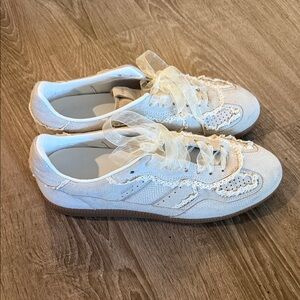 ALOHAS White Lace Sneakers